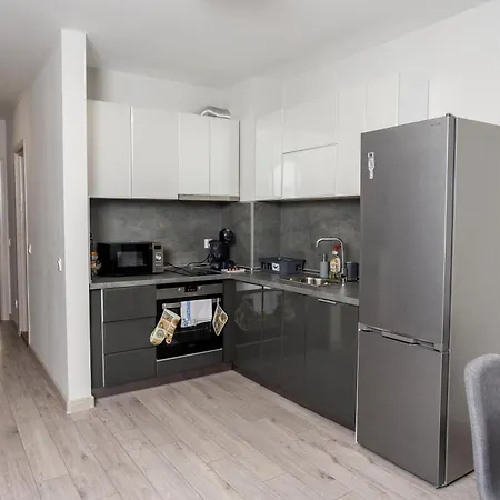 Apartment 2-стаен с безплатен паркинг на локация *